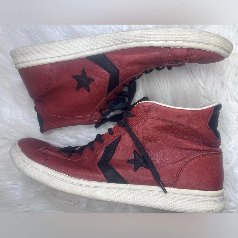 Converse Men's Converse John Varvatos Pro Leather Mid en color burdeos. - Picture 3 of 7